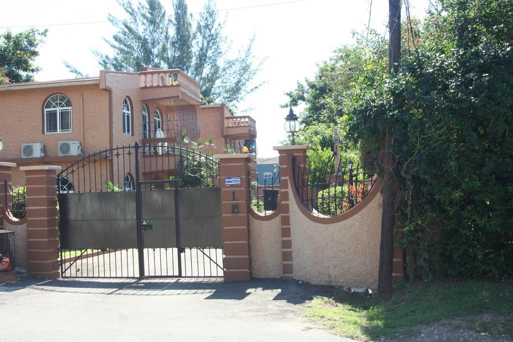 Cozy Apartment كينغستون المظهر الخارجي الصورة