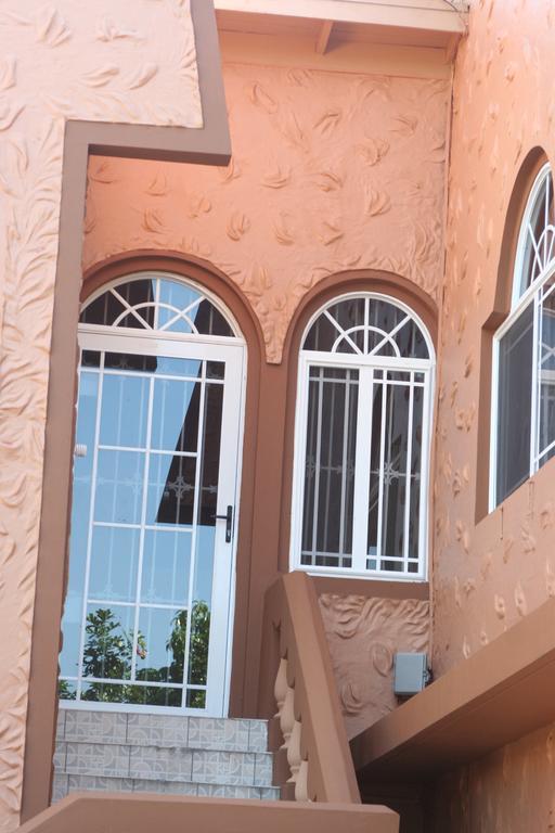 Cozy Apartment كينغستون المظهر الخارجي الصورة